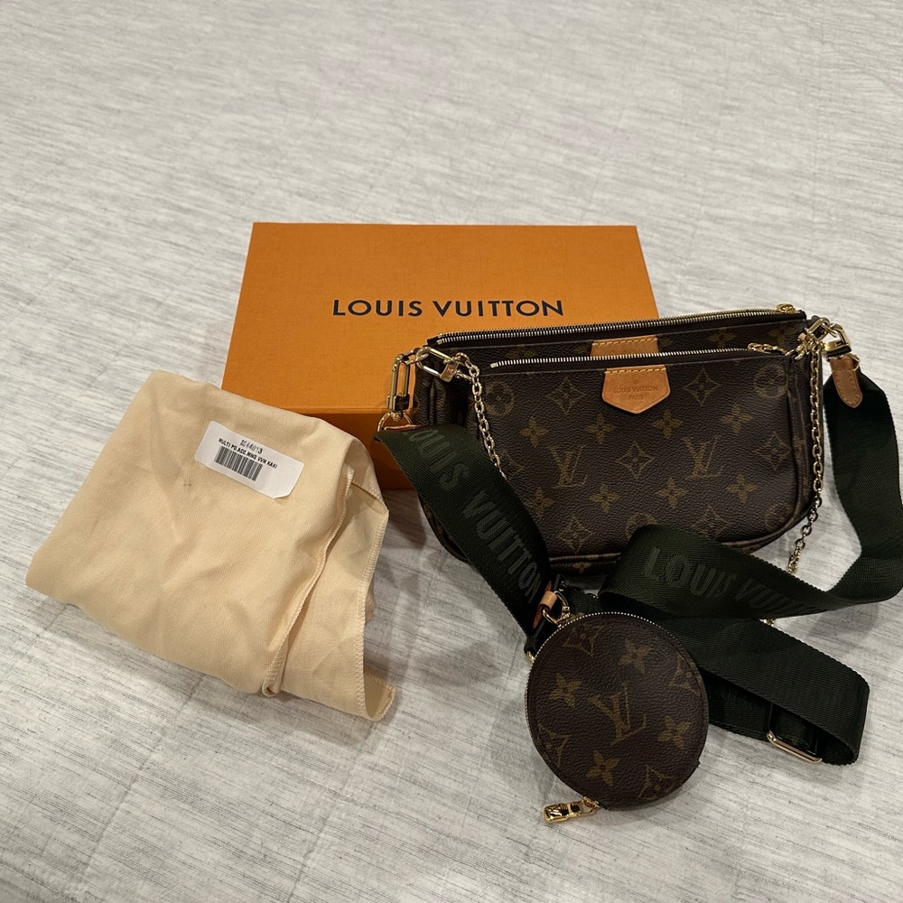 Like NEW- Louis Vuitton Multi Pochette Accessories